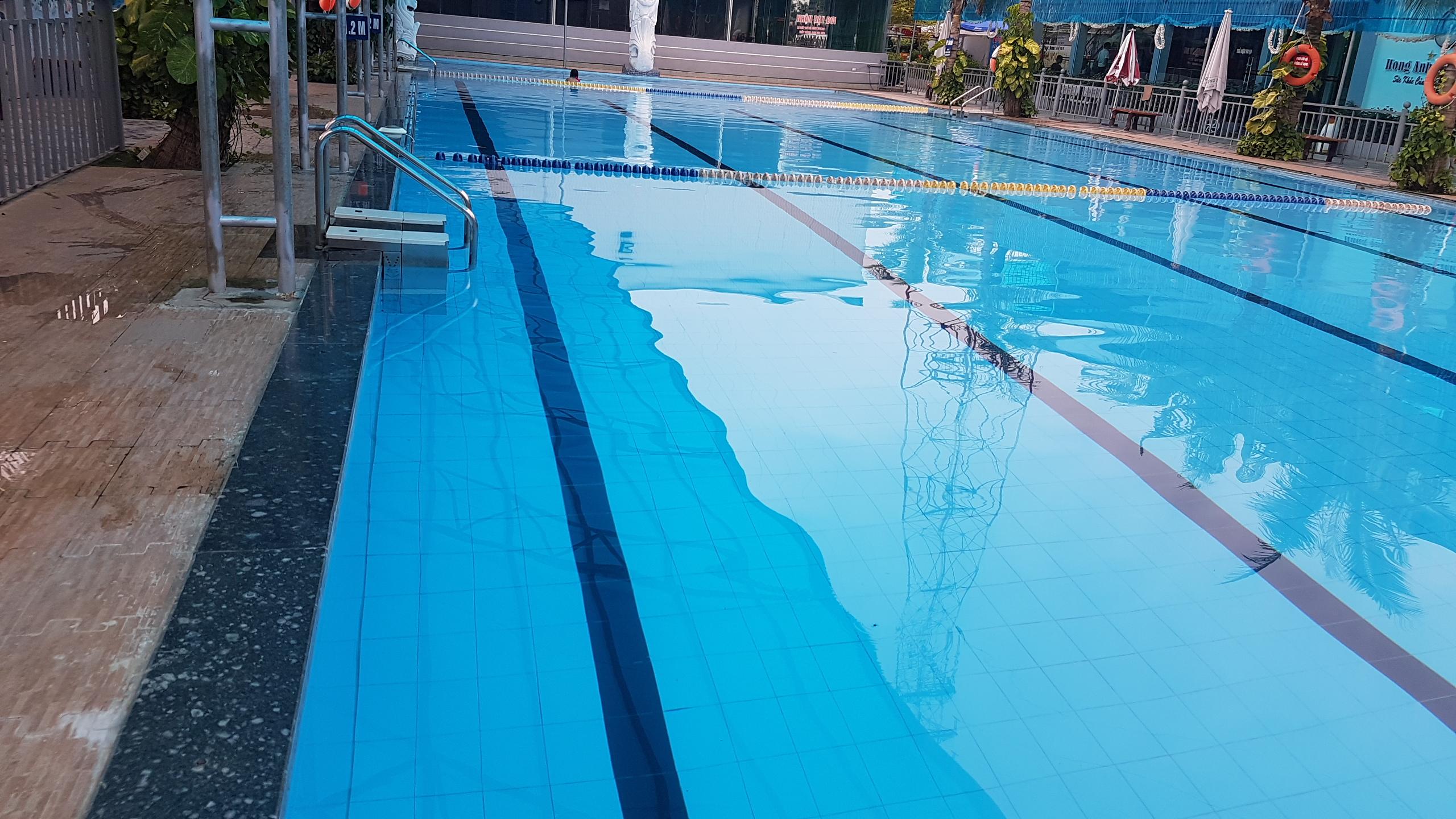 Bể bơi khách sạn - Thái Bình